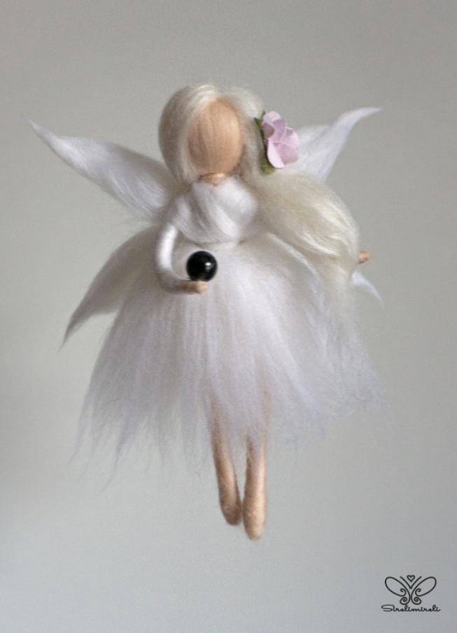 Helina musta turmaliiniga